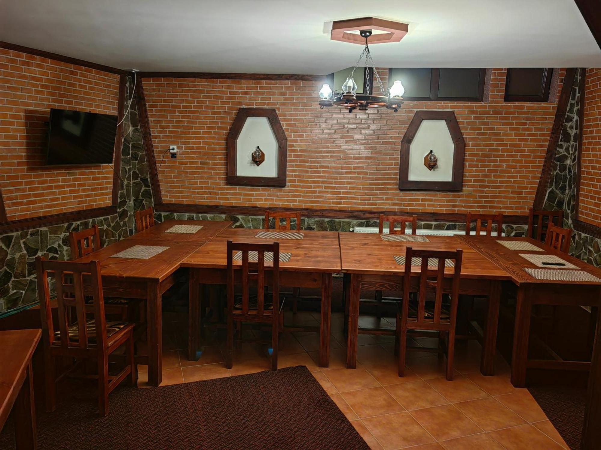 Pensiunea Millenium Sibiu With Parking - Motorcycle Friendly Travel Routes Exterior photo